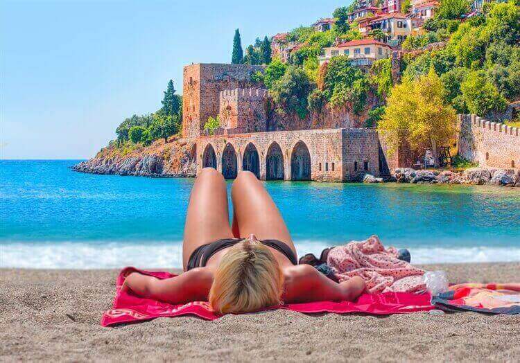 genieten op strant alanya turkije 
