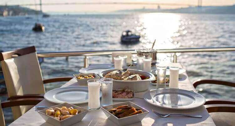 lunch of diner  Ulus 29 istanbul turkije 